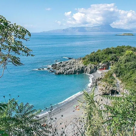 Awesome In Praia Mare With Wifi Σπίτι διακοπών